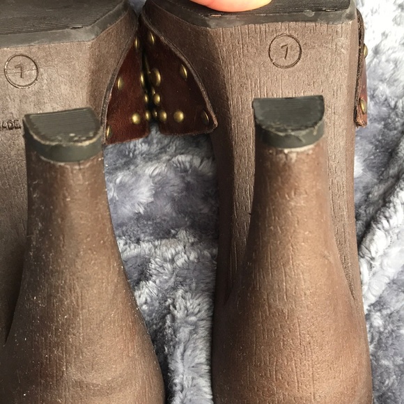 Mossimo: Brown studded open toe heels - Picture 6 of 8
